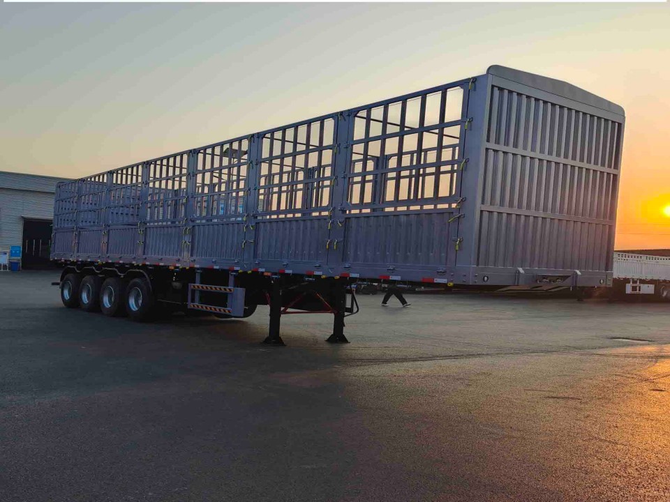 Derun 4 Axle Fence Cargo Trailer akan berlepas ke Afrika Barat
