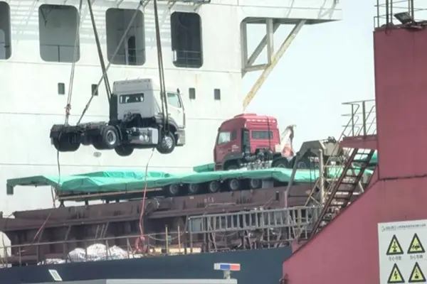 Trak Traktor Sinotruk Howo 4x2 telah dihantar ke Arab Saudi