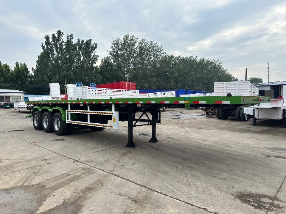 Kenderaan derun berjaya menyampaikan 5 trailers flatbed ke Ghana, yang sangat dipuji oleh pelanggan