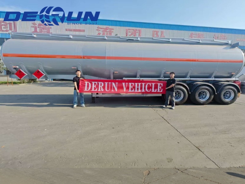 Derun Tiga Tangki Minyak Tangki Semi Trailer Berjaya Dihantar ke Argentina