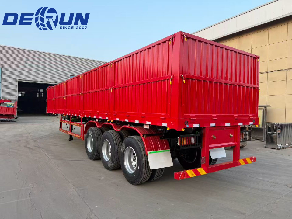 Tiga trak separa trailer akan dihantar ke Sudan.