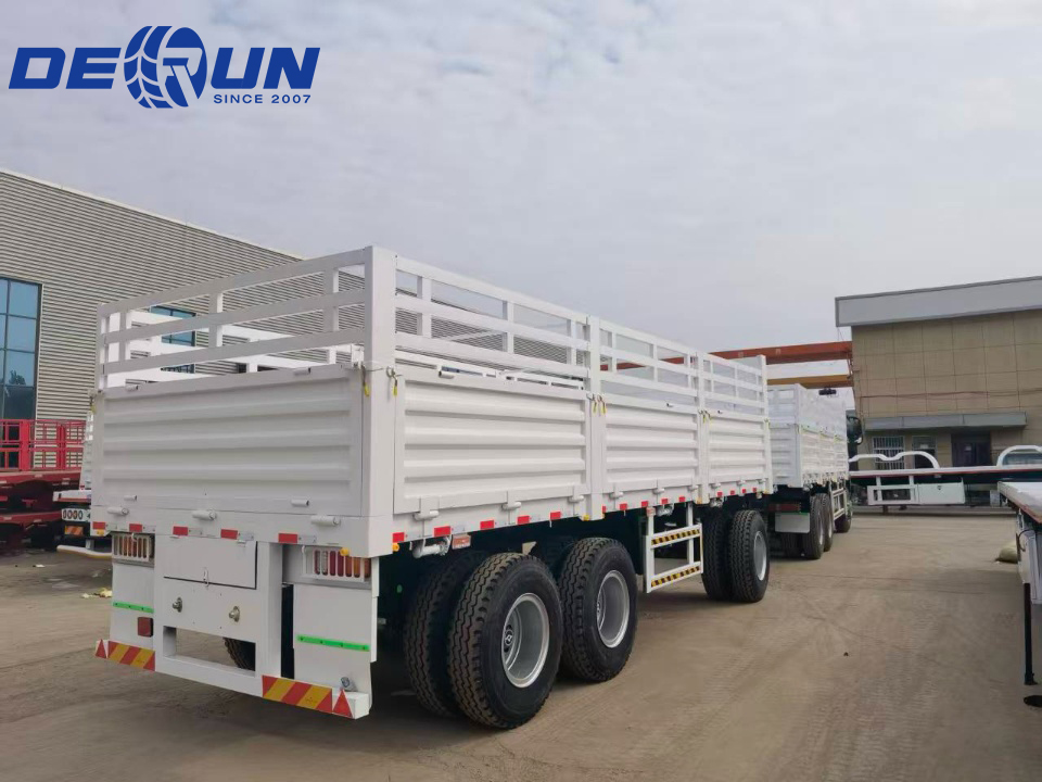 Dua trak dan separa trailer akan dihantar ke Djibouti.