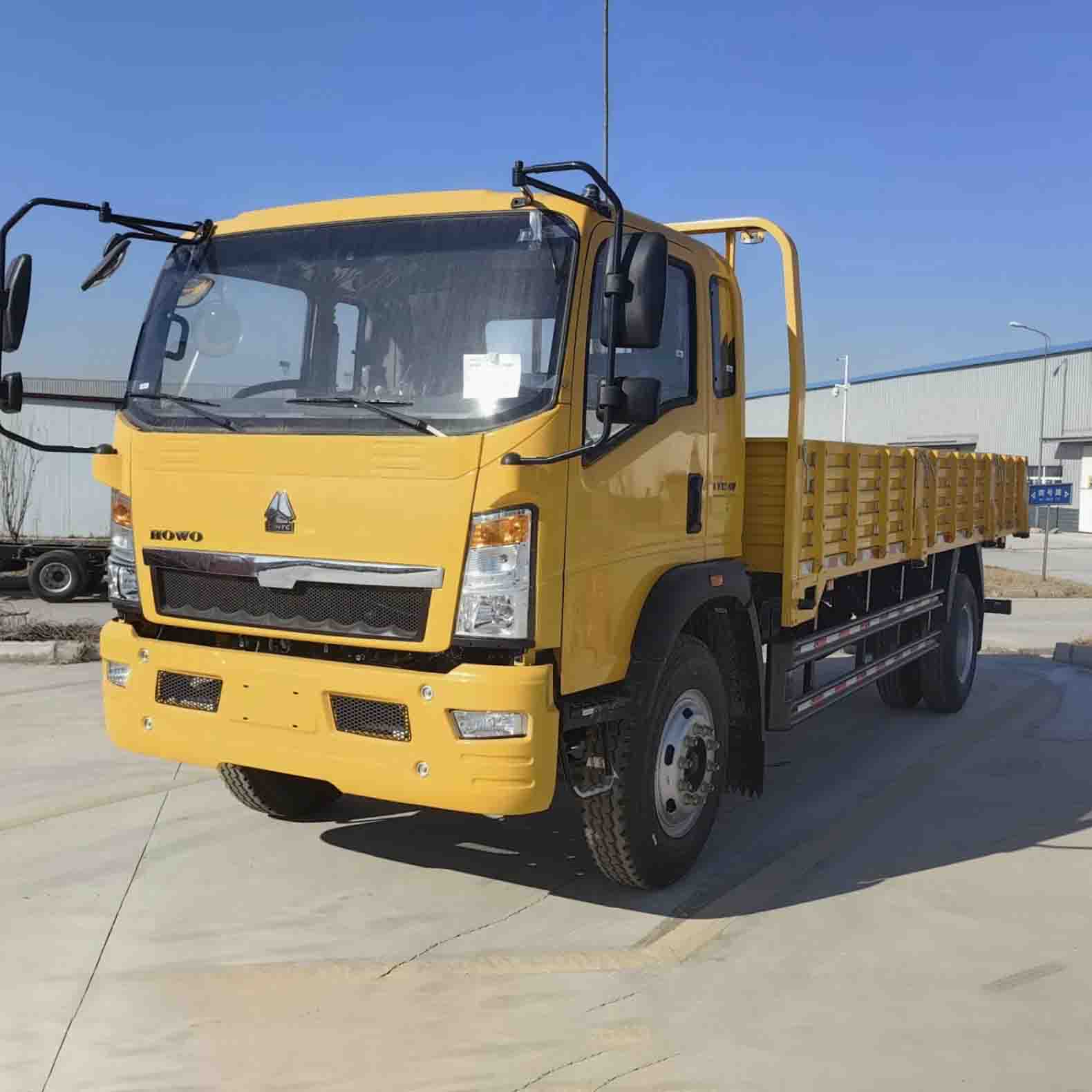 Trak kargo ringan Sinotruk Howo 4x2